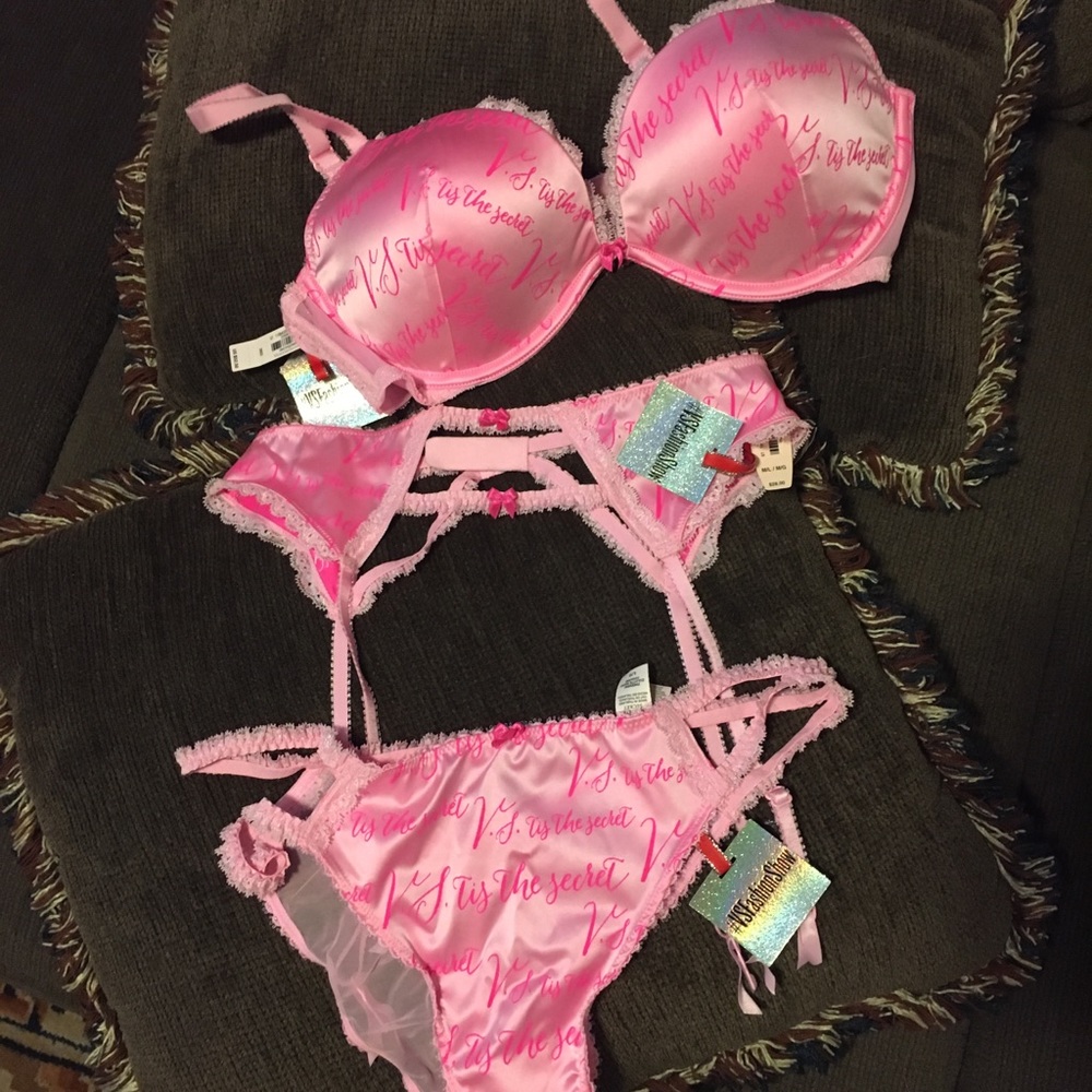 Victoria’s Secret 36D Limited edition set sz Large